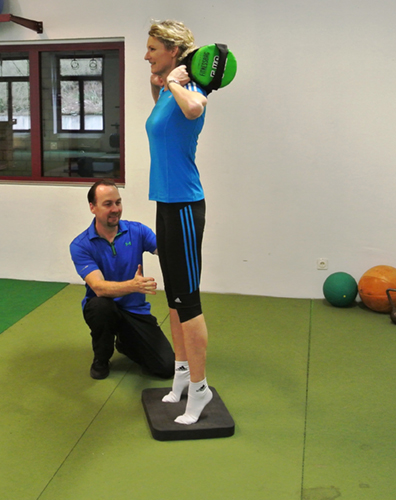 Stephan Müller beim Training mit Heike Henkel, Olympiasiegerin Hochsprung